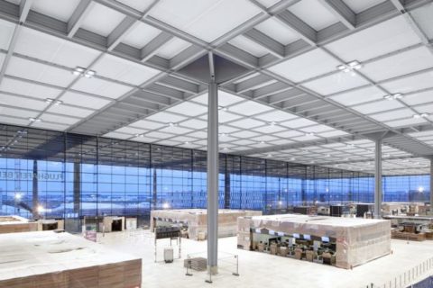 Wenn er einmal kommt, wird er chic, der BER. Aber teuer. Foto: Flughafen Berlin