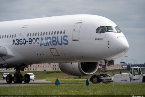 Airbus will Boeing mit der A350 weitere Marktanteile beim lukrativen Geschäft mit Langstreckenjets abjagen. Bild: Airbus