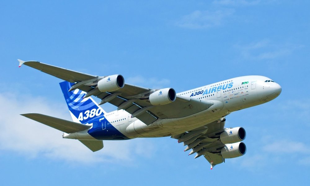 Die Riesenflieger von Boeing und Airbus machen kaum noch eine Airline heiß. Bild: shutterstock