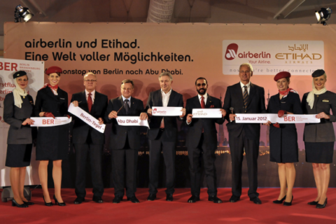 Gemeinsame Eröffnung der neuen Verbindung zwischen der deutschen Hauptstadt und Abu Dhabi; Foto: Jürgen Weyrich / airberlin