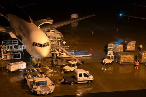Am Köln Bonn Airport wird die Fracht stichprobenartig kontrolliert. Foto: Köln Bonn Airport