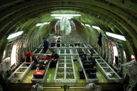 Die Produktion bei EADS-Tochter Airbus läuft auf Hochtouren und beschert dem Konzern ein gutes Geschäft. Foto: BDLI
