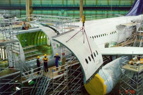 Die Bankengruppe KfW bastelt an der Übernahme von EADS-Aktien. Foto: BDLI