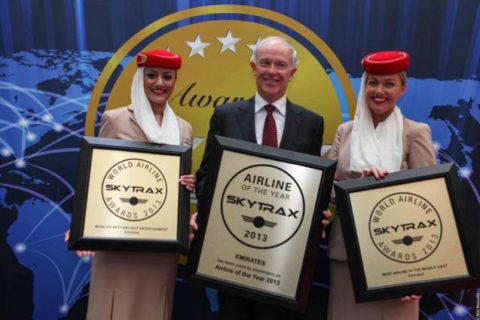 Tim Clark, President Emirates Airline, nimmt drei World Airline Awards in Empfang. Foto: Emirates
