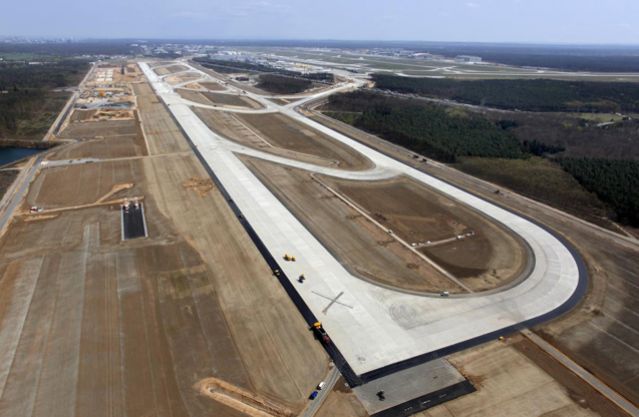 Der Ausbau geht trotz Proteste weiter. Foto: Fraport