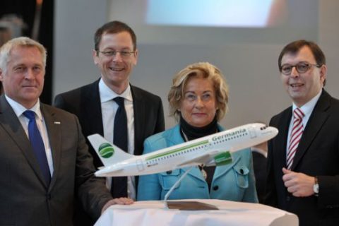 Auf dem Foto (von links): Axel Trampnau, Martin Günthner, Ingrid Bischoff und Jürgen Bula. Foto: Germania