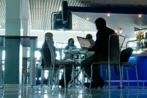 Ab sofort können Fluggäste in der Wahner Heide kostenlos im Internet surfen. Foto: Aeroscope