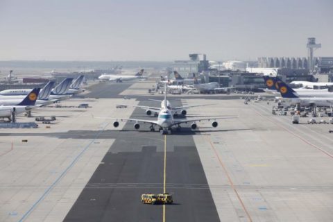 Trotz des Streiks rollen die Flugzeuge auch heute über das Vorfeld am Frankfurter Flughafen. Foto: Fraport