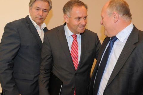 Horst Amann (links) soll das Chaos, das andere verursacht haben, richten. Foto: dpa