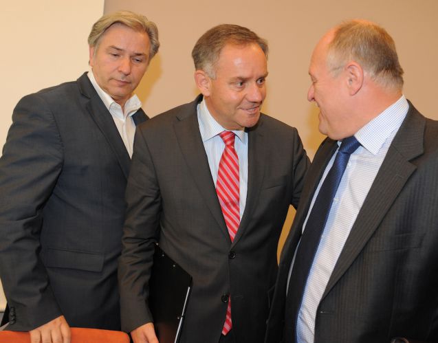 Horst Amann (links) soll das Chaos, das andere verursacht haben, richten. Foto: dpa