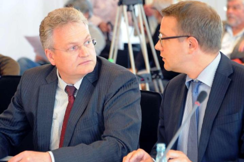 Jörg Marks (links) wird neuer Technikchef am Hauptstadtflughafen. Foto: dpa