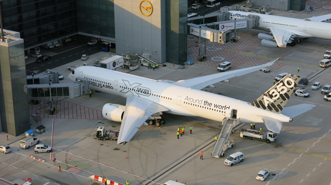 A350-Testflugzeug am Flughafen Frankfurt. (Foto: LHT)