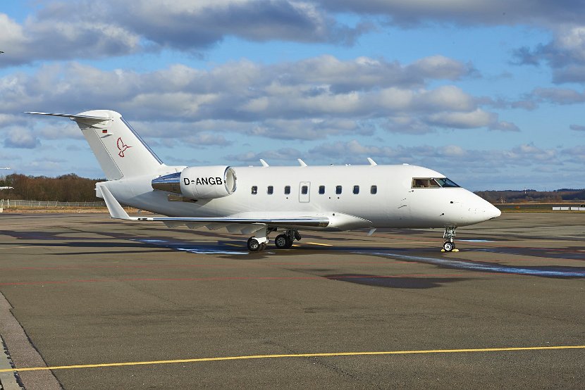 Die zweite Challenger 604 von MHS Aviation.