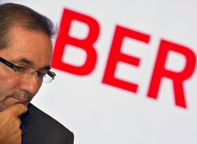 Platzeck will als Aufsichtsratsvorsitzender der Flughafengesellschaft mehr Verantwortung zeigen. Foto: dpa