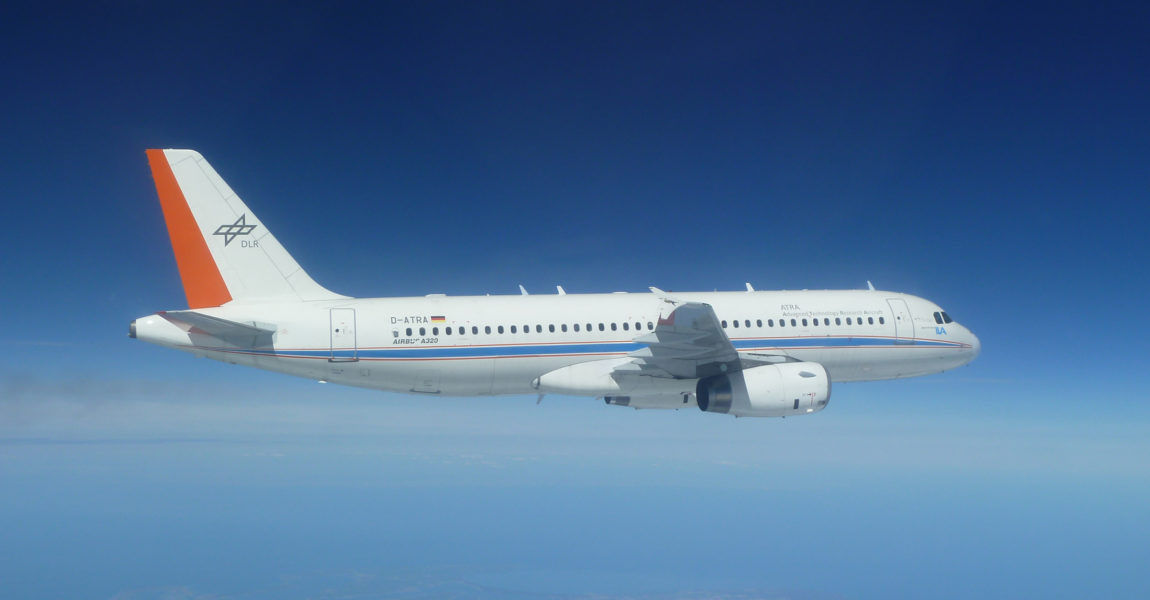 Der Airbus A320 mit dem Kennzeichen D-ATRA ist das größte Luftfahrzeug in der DLR-Flotte. Seit Ende 2008 wird der Jet als äußerst flexibel nutzbare Flugversuchsplattform eingesetzt. Bild: DLR