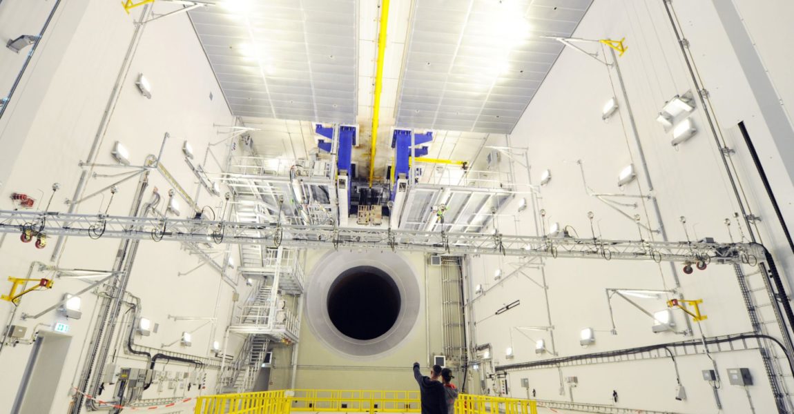 Ein Triebwerk im neuen XXL-Teststand in Dahlewitz. (Foto: Rolls-Royce)