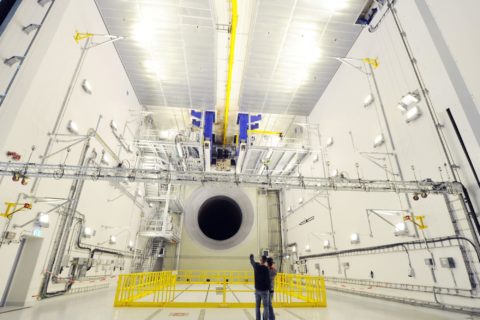 Ein Triebwerk im neuen XXL-Teststand in Dahlewitz. (Foto: Rolls-Royce)