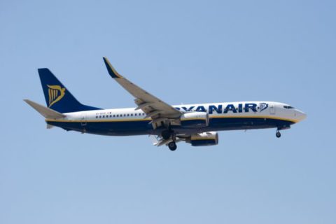 Wegen knappen Kerosinmengen mussten drei Flugzeuge von Ryan Air notlanden. Foto: Shutterstock