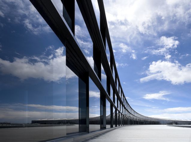 Die ersten Passagiere gingen heute vom neuen Terminal Skylink aus in die Luft. Foto: Roman Bönsch/ Flughafen Wien AG