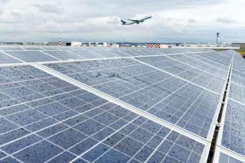 Photovoltaikanlage am Flughafen Düsseldorf; Foto: Flughafen Düsseldorf
