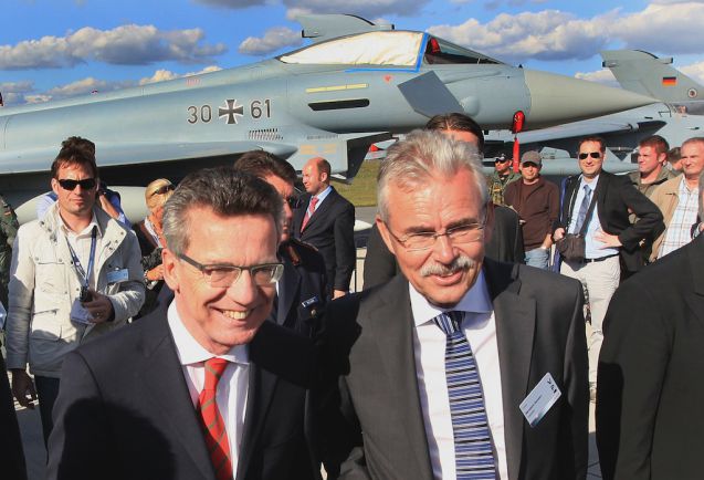 Thomas de Maizière warnt vor einseitigen Schuldzuweisungen wegen der geplatzten Rüstungsfusion. Foto: dpa