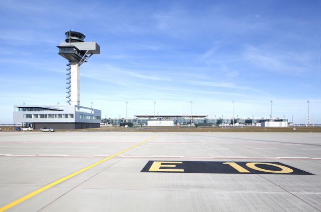 Das Vorfeld am BER bleibt wohl noch länger leer? Bild: A. Obst u. M. Schmieding, Flughafen BER