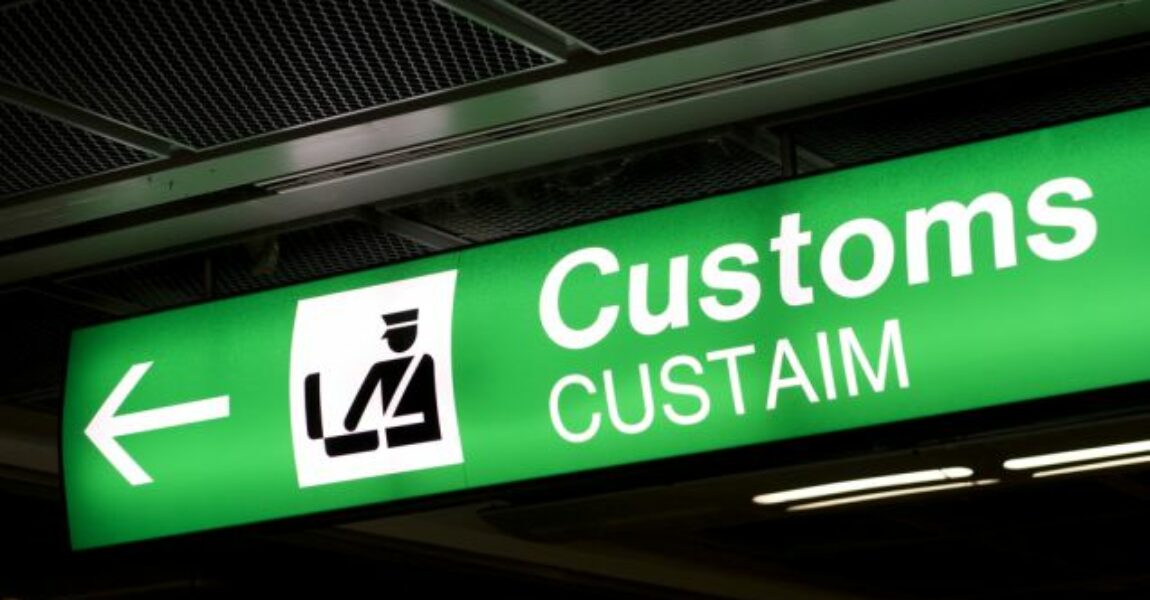 Um Probleme mit dem Zoll zu umgehen, gibt es auf dessen Website einige Informationen zu geschützten Arten und verbotenen Einfuhren