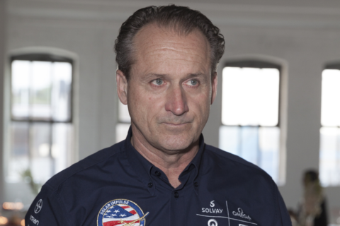 André Borschberg wechselt sich mit Piccard bei den Flugetappen ab. Bild: Lev Radin / Shutterstock