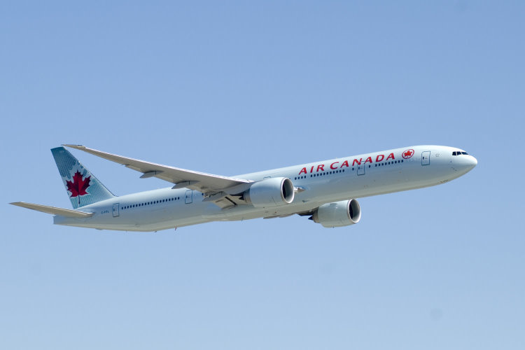 Auf vielen Verbindungen ab Deutschland setzt Air Canada im Sommer 2014 auf größere Jets des Typs Boeing 777. Bild: Air Canada