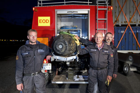 Die Experten des Kampfmittelräumdienstes der Feuerwehr Hamburg haben entdeckten Blindgänger erfolgreich entschärft. Bild: M. Penner / Flughafen Hamburg