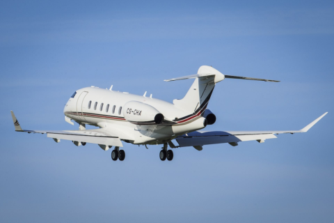 Die Challenger 350-Jets von NetJets bieten Platz für bis zu zehn Passagiere und verfügen über eine Club-Konfiguration sowie ein Liegesofa für drei Personen. Bild: NetJets / Bombardier