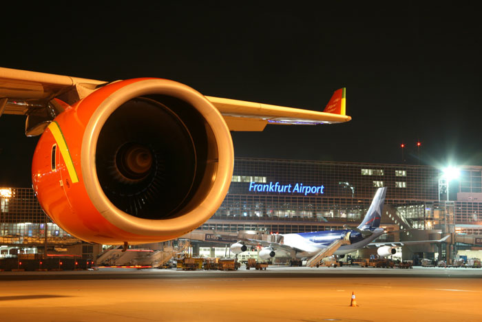 Am Flughafen Frankfurt besteht seit 2011 ein starres Nachtflugverbot zwischen 23 und 5 Uhr. Doch im Rahmen der anstehenden hessischen Koalitionsverhandlungen zwischen der Union und den Grünen soll dessen Ausweitung diskutiert werden. Bild: Fraport