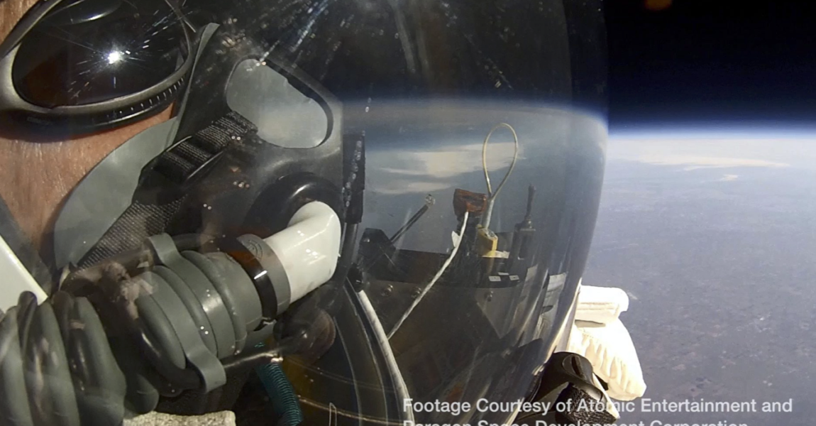 Alan Eustace ließ sich am Freitag kurz nach Sonnenaufgang von einem Helium-Ballon in über 41 Kilometer Höhe tragen. Bild: picture alliance / dpa