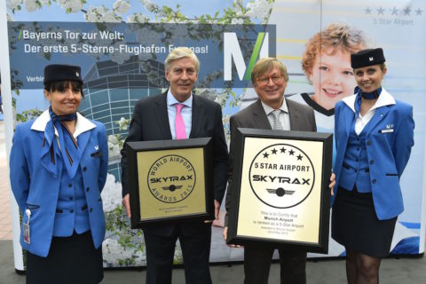 Wenn das kein Grund zum Feiern ist: Doppelerfolg für Bayerns Tor zur Welt. Bild: FMG / Tino Friedel