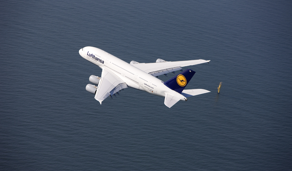 Bei der Erforschung nachhaltig hergestellter Treibstoffe nimmt die Lufthansa Group schon lange eine Vorreiterrolle ein. Jetzt engagiert sich der Luftfahrtkonzern für den Praxiseinsatz von von Biokerosin: „Alcohol to Jet“ (ATJ). Bild: Lufthansa Group