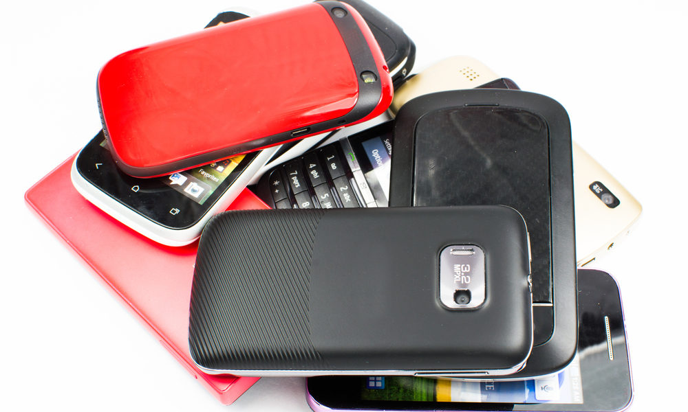 Aus Sorge vor Anschlägen verbieten die USA bei bestimmten Direktflügen aus dem Ausland die Mitnahme unaufgeladener Handys und anderer elektronischer Geräte. Bild: shutterstock