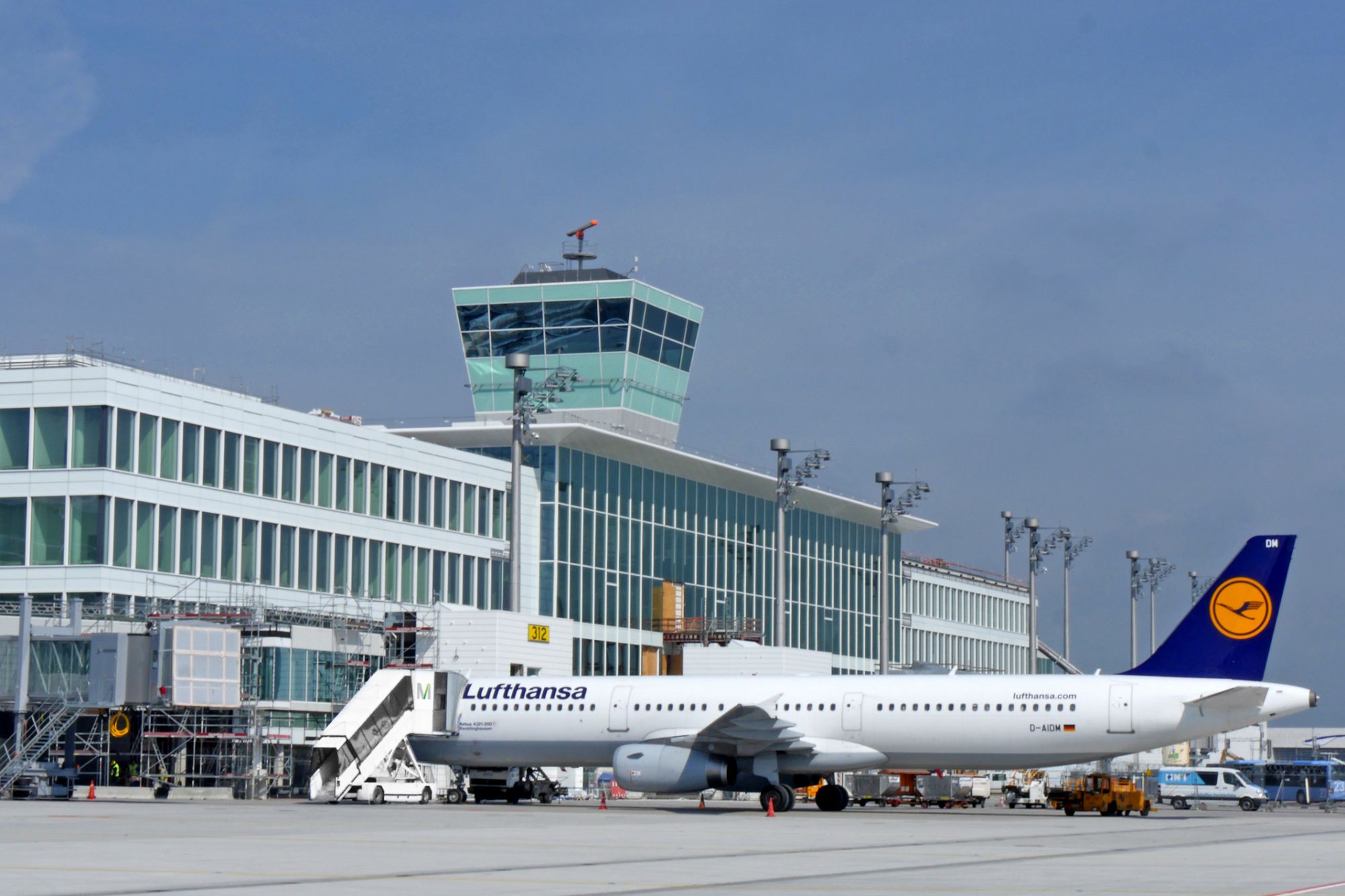 Ab jetzt läuft der Countdown Satellit für das Terminal 2 am Münchner Flughafen wird im April