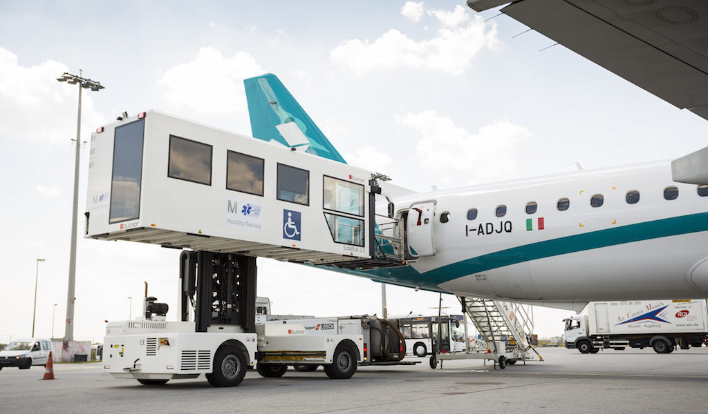 Die Hublifter werden künftig auf beiden Vorfeldern eingesetzt und sind für alle Flugzeugtypen. geeignet. Bild: Flughafen München GmbH