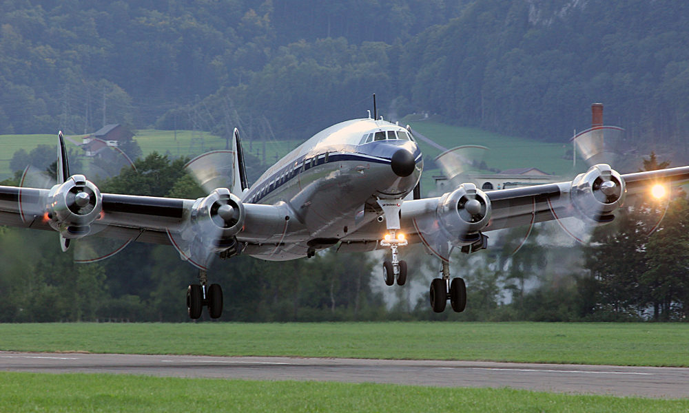 Ein echtes Highlight dürfte die Landung der viermotorigen Breitling Super Constellation werden, die die Deutsche Lufthansa in den 50er Jahren für Transatlantikflüge nutzte. Bild: Flughafen München / FMG