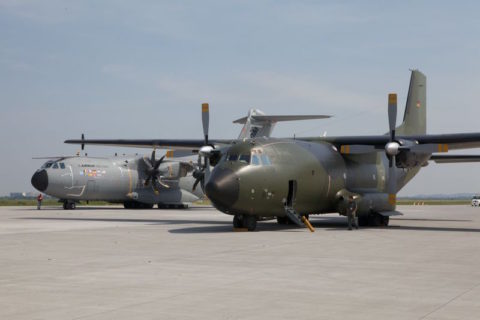 Der A400M ist deutlich größer und leistungsfähiger als die Transall. In den Rumpf passt mehr als doppelt so viel Material, auch Hubschrauber und Panzer. Bild: Airbus