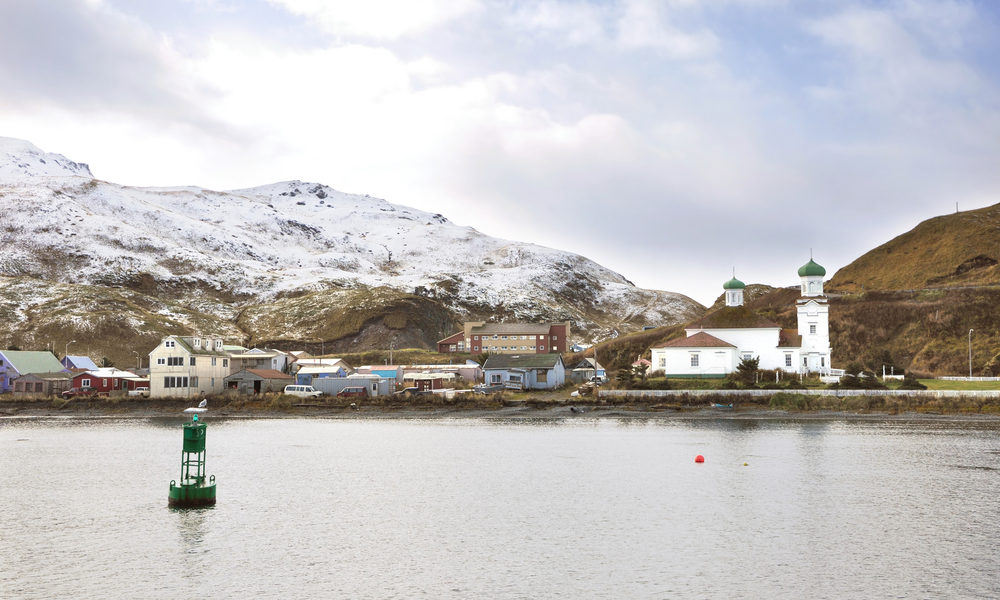 Auch aus dem Fernsehen bekannt: Dutch Harbor der Hafen von Unalaska. Bild: shutterstocks