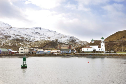 Auch aus dem Fernsehen bekannt: Dutch Harbor der Hafen von Unalaska. Bild: shutterstocks