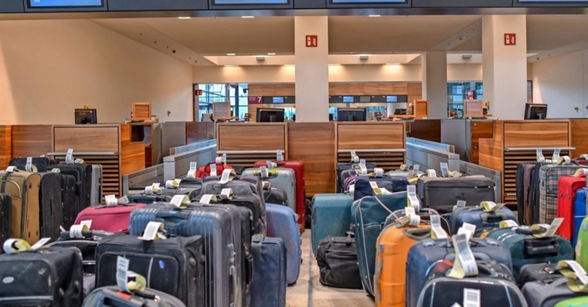 Im Sommer 2022 hat es an vielen deutschen Flughäfen ein Kofferchaos gegeben. Nun nutzen immer mehr Passagiere Airtags, um ihren Koffer selbst ausfindig machen zu können. Foto: dpa