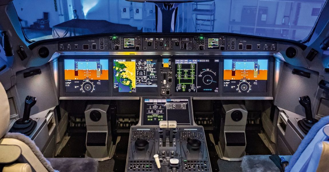 Das Cockpit der A220 mit Fly-by-wire-System