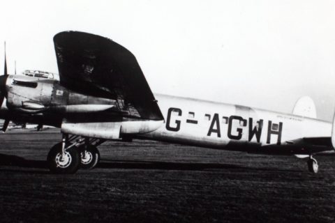 Die Star Dust, ein Passagierflugzeug des Typs Avro 691 Lancastrian 3 der Fluggesellschaft British South American Airways. 