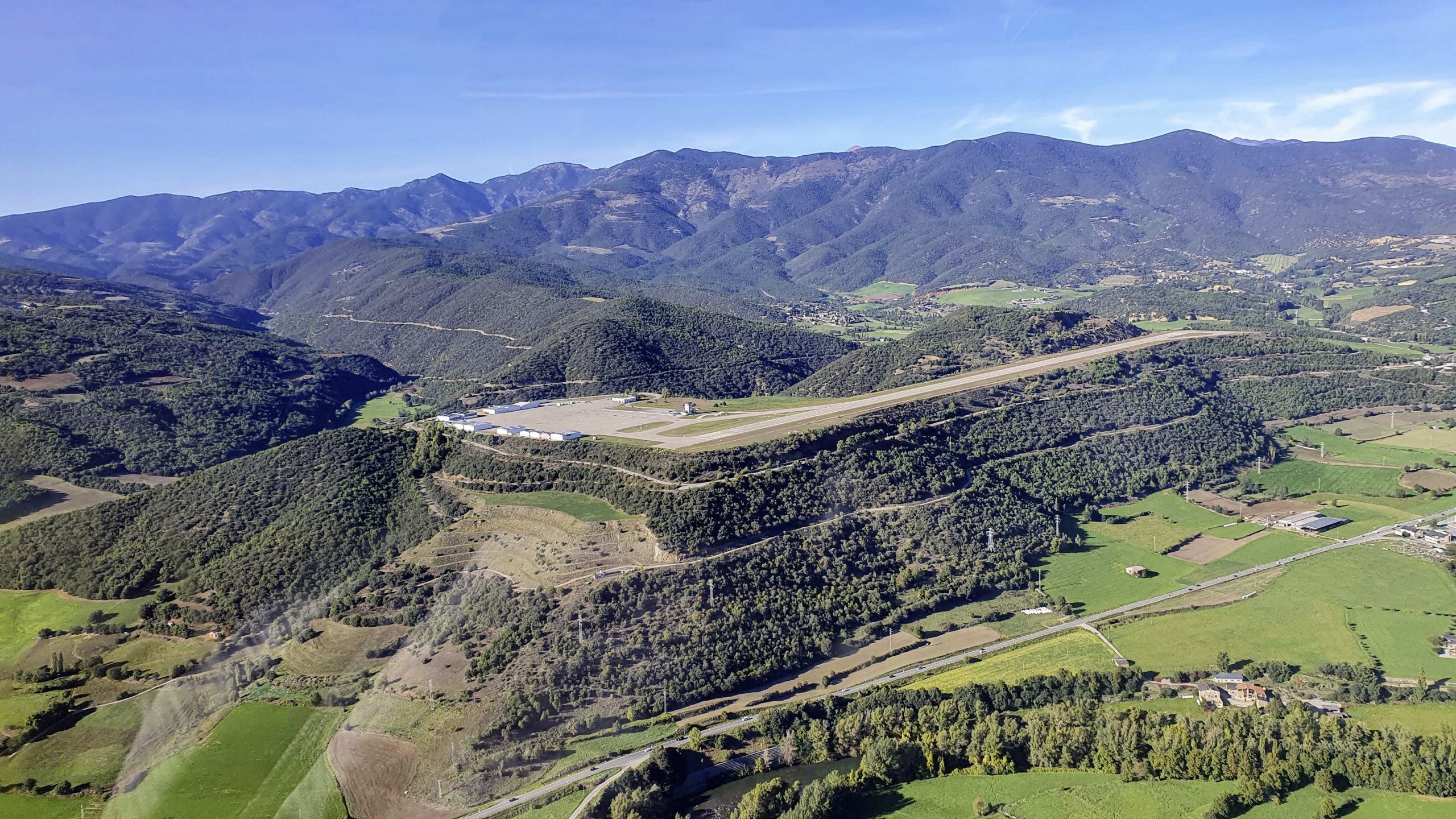 Warum der Flughafen Andorra im Nachbarland liegt AERO International