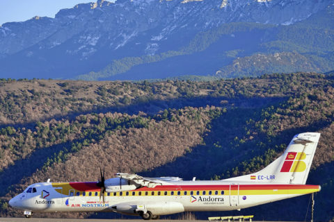 Die spanische 
Regionalfluggesellschaft Air Nostrum verbindet seit Dezember Andorra mit dem Iberia-Hub Madrid-Barajas. 
Zum Einsatz kommen dabei ATR 72-600. Foto: Lutz Schönfeld