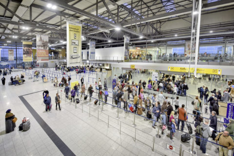 Die Passagierzahlen sind an deutschen Flughäfen noch nicht wieder auf Vor-Corona-Niveau.