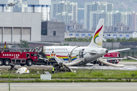 Nach einem Startabbruch kam im Mai 2022 eine A319 von Tibet Airlines von der Piste ab. Beide Triebwerke risse ab, die Maschine fing Feuer. Dennoch überlebten alle 122 Personen an Bord, einige mit leichten Verletzungen.