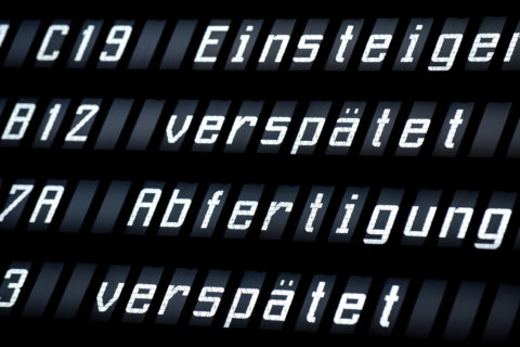 Der zivile Luftverkehr in Europa war im vergangenen Jahr einer Untersuchung zufolge erneut sehr unpünktlich.